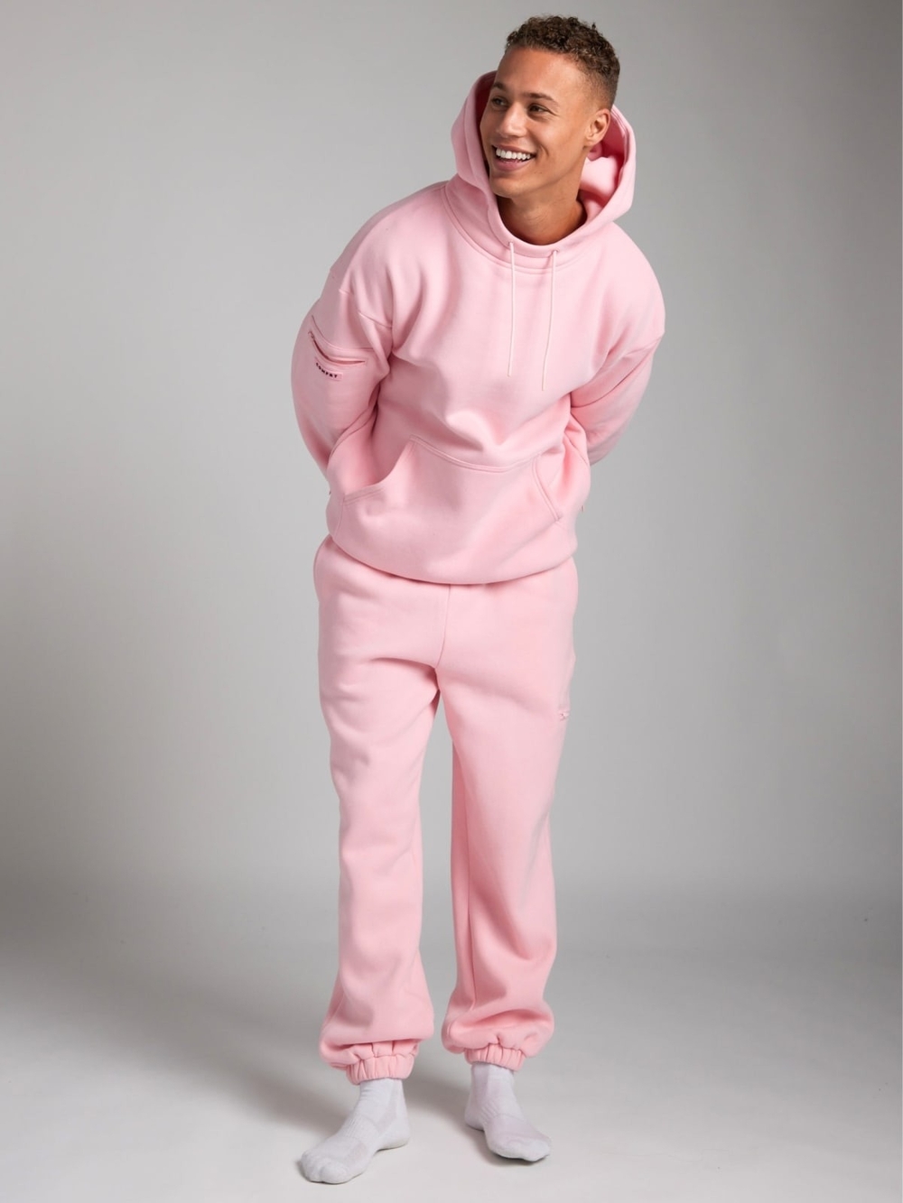 Comfrt Pink Travel Mode Hoodie And Pants Set NEW!!! - Picture 2 of 9